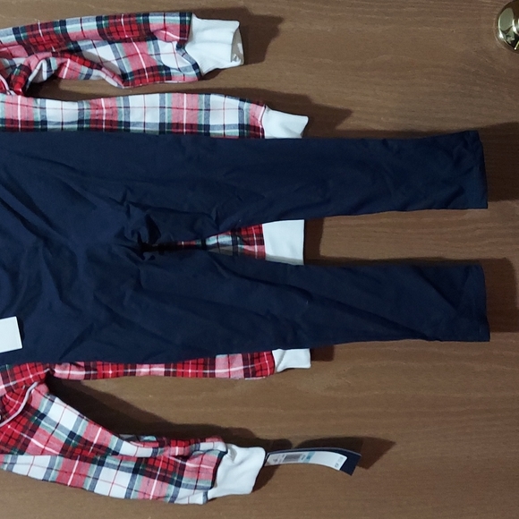 Tommy Hilfiger Two Piece Girl's Outfit - Picture 5 of 8